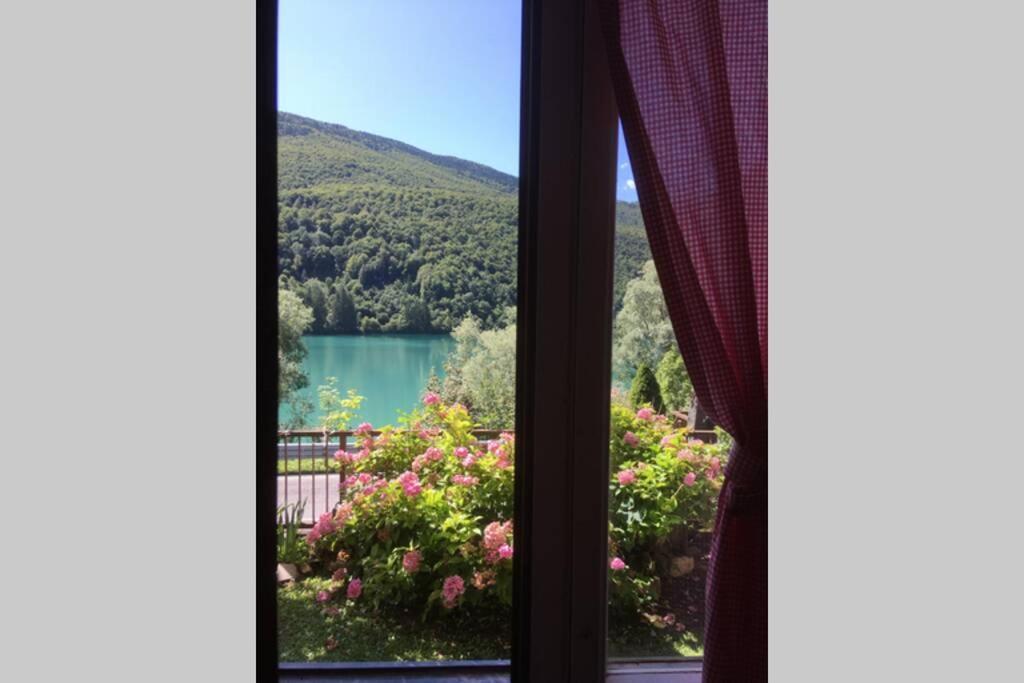 Casa A Schiera Fronte Lago Con Giardino Barcis Kültér fotó