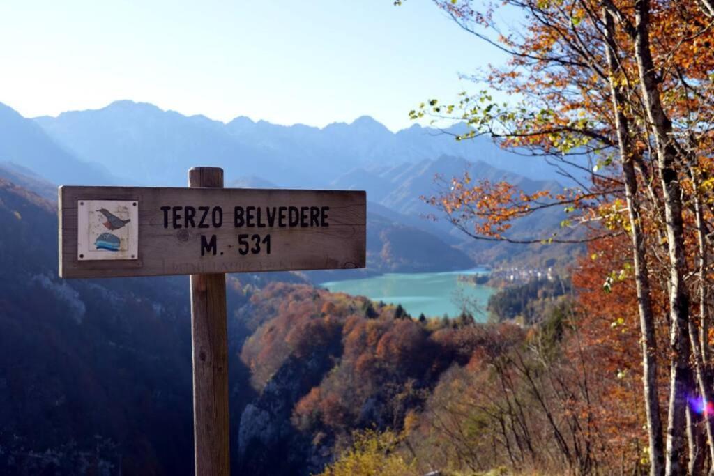 Casa A Schiera Fronte Lago Con Giardino Barcis Kültér fotó