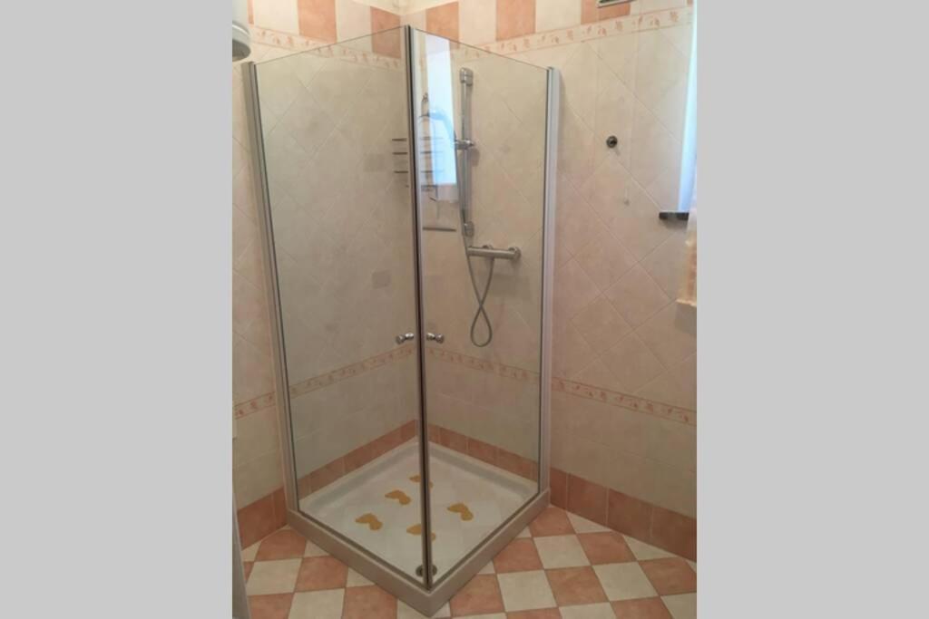 Casa A Schiera Fronte Lago Con Giardino Barcis Kültér fotó