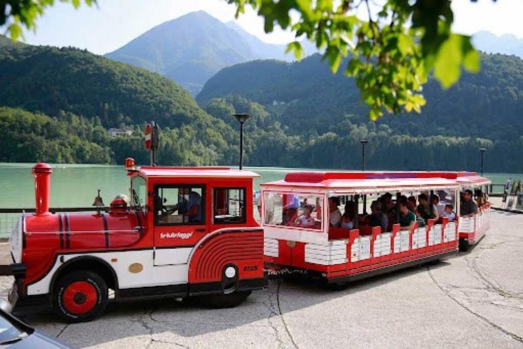 Casa A Schiera Fronte Lago Con Giardino Barcis Kültér fotó